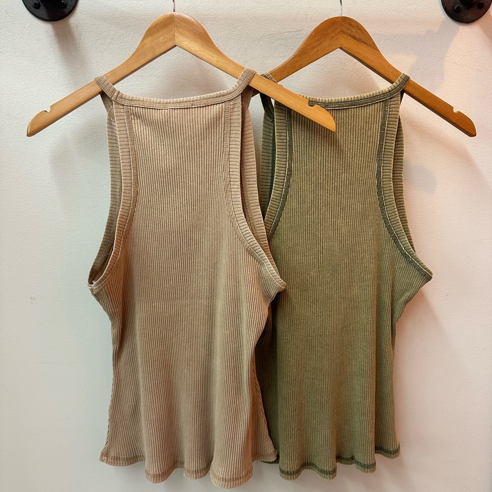 NEW! Bundle of 2 Mystree Ribbed Knit Tank Tops - Green and Tan - Picture 2 of 4